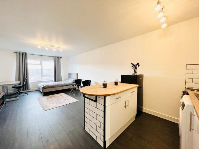 Apartment for rent in Allington, Midway