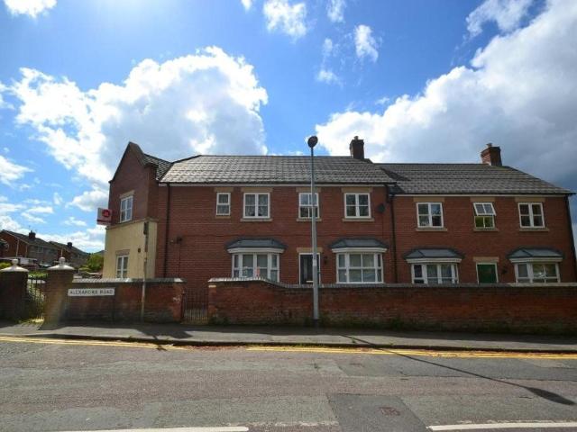 Studio for rent in Telford