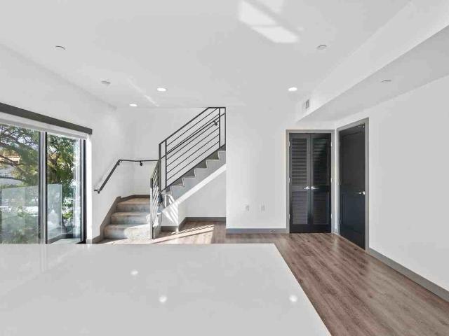 Apartment for rent in Canoga Park, California