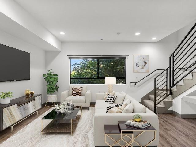 Apartment for rent in Canoga Park, California