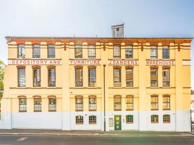 Apartment for rent in London Borough of Ealing, Hanwell