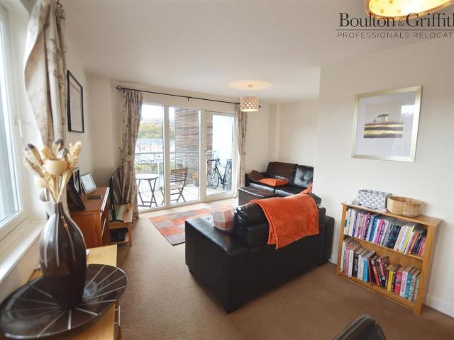Apartment for rent in Cardiff International Sports Village, Falcon Lodge