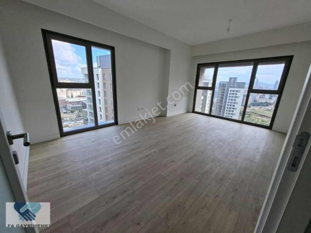 Merdivenköy Mahallesi, Kadıköy içerisinde kiralık Residence