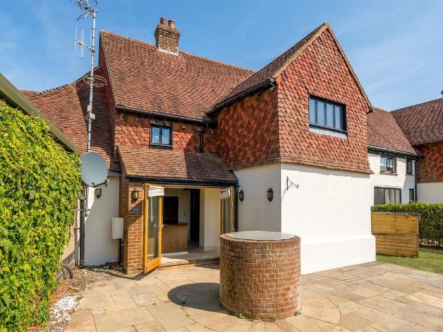 House for rent in Fole, Surrey