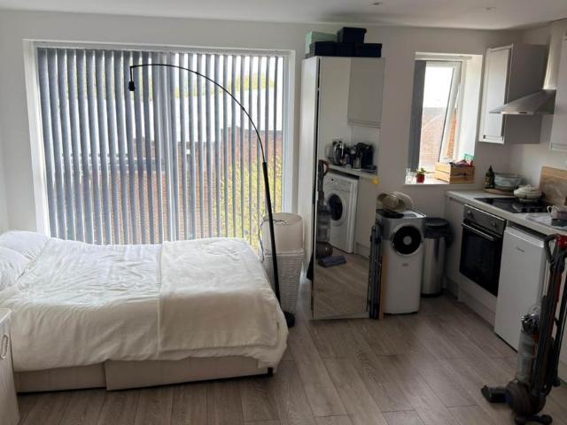 Studio for rent in London Borough of Ealing, Greater London