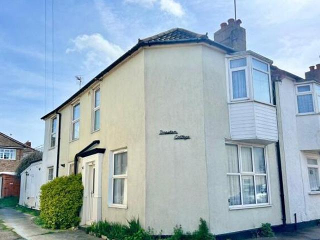 House for sale in Frinton and Walton, Dale Hill