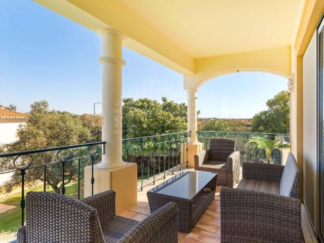Apartamento venda em Estômbar, Faro