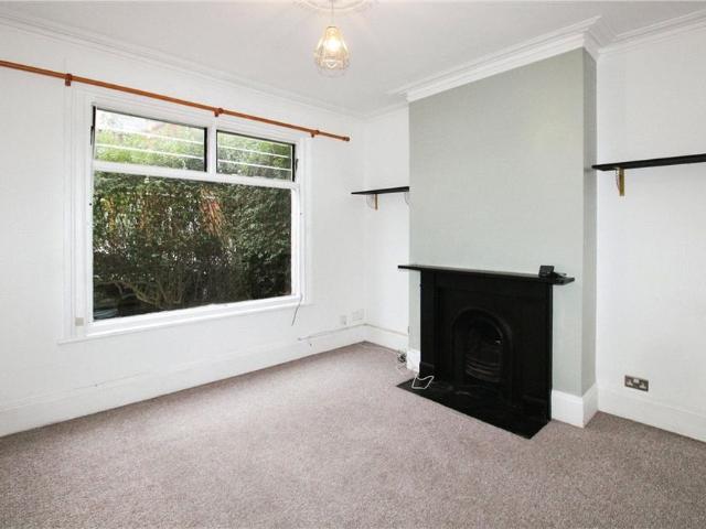 Apartment for rent in Earlsfield, Greater London