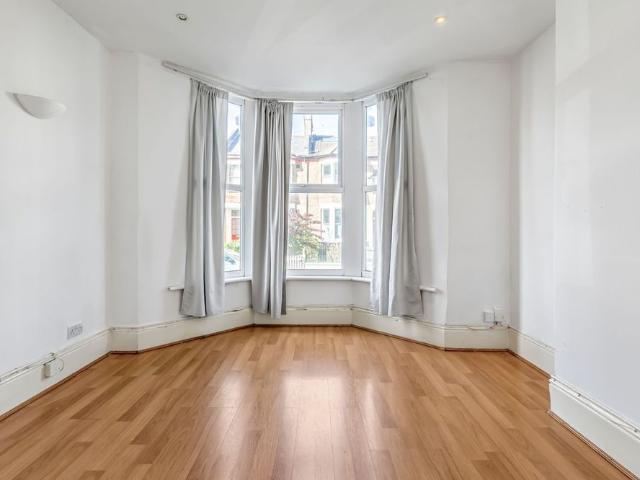 Apartment for rent in London Borough of Lewisham, Ladywell