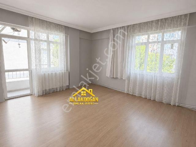 Tire, İzmir içerisinde satılık mülk
