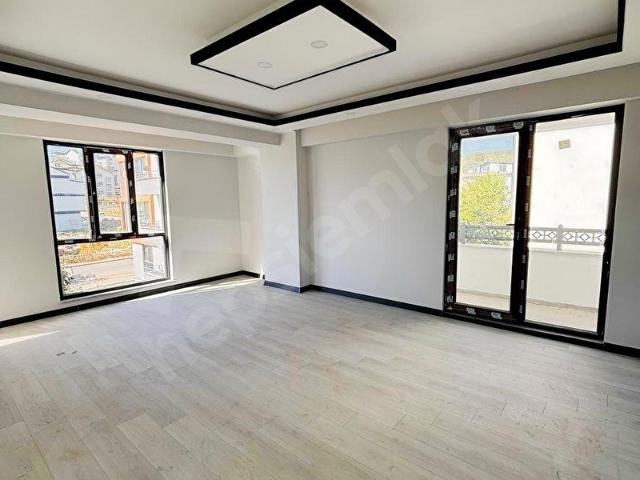 Stadyum, İzmit içerisinde satılık mülk
