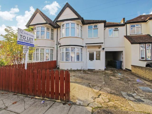 House for rent in Kenton, Greater London