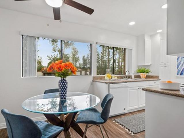Apartment for rent in Laguna Hills, Acacia Knolls