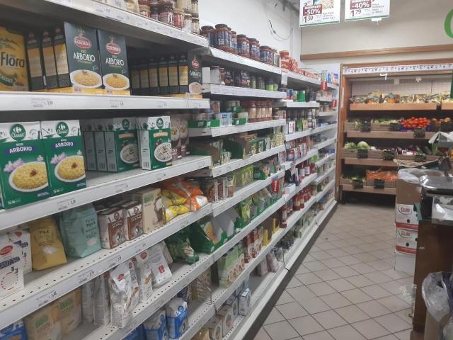 Locale Commerciale in vendita a Massarosa, Toscana
