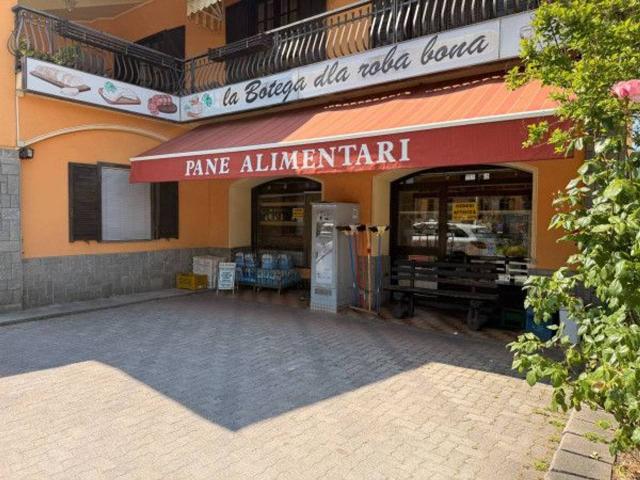Locale Commerciale in vendita a Piemonte, Cuneo