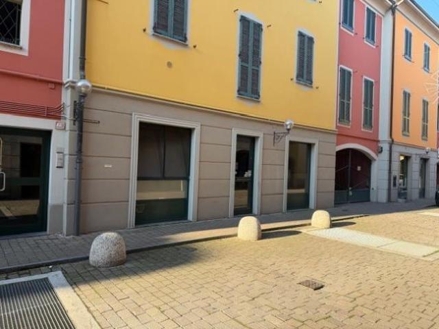Locale Commerciale in vendita a Codogno, Lombardia