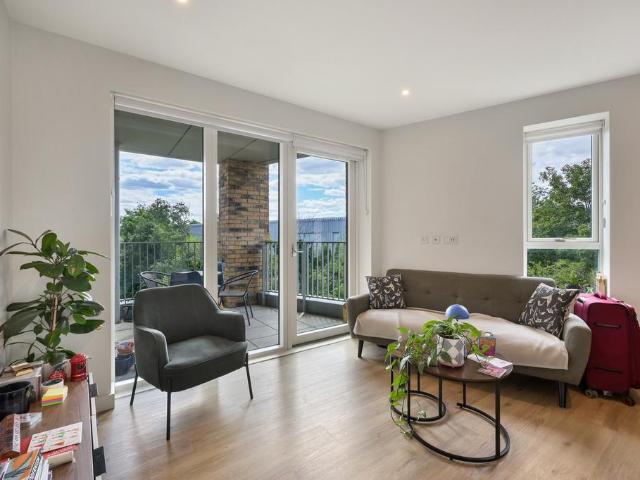 Apartment for rent in Alexandra Gate, Greater London