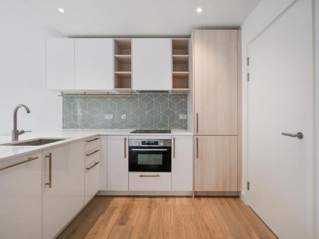 Apartment for rent in Alexandra Gate, Greater London