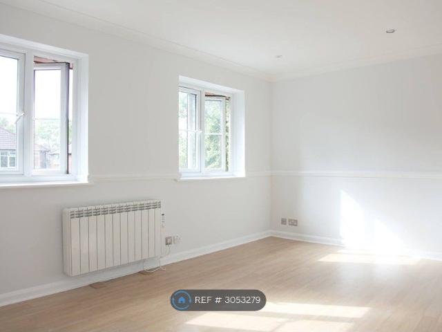 Apartment for rent in Grahame Park, Greater London