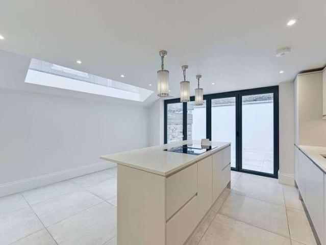 House for rent in Clapham Junction, London