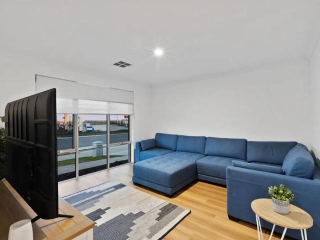 Room for rent in Alkimos, Western Australia