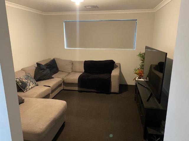 Room for rent in Alkimos, Western Australia