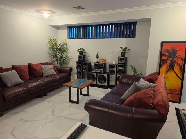 Room for rent in Alkimos, Western Australia