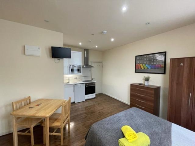 Studio for rent in Cricklewood, Greater London