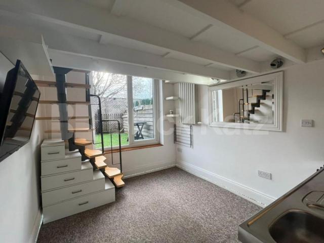 Studio for rent in Clapham Junction, Greater London