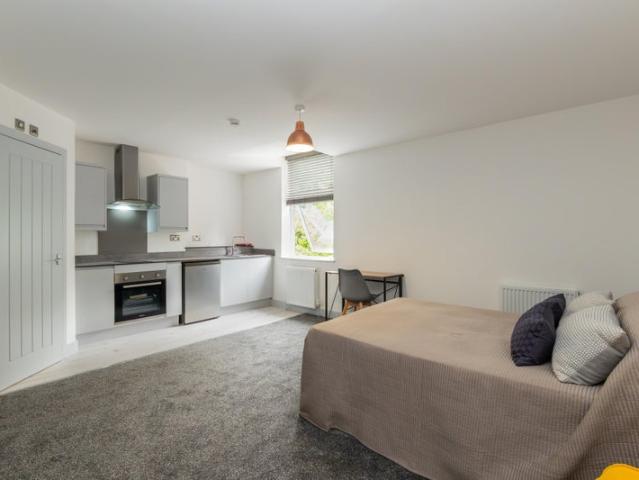 Studio for rent in West Midlands