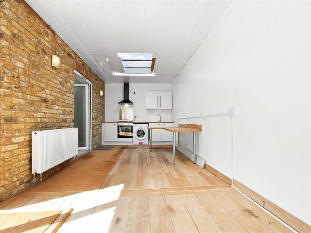 Apartment for rent in London Borough of Enfield, Greater London