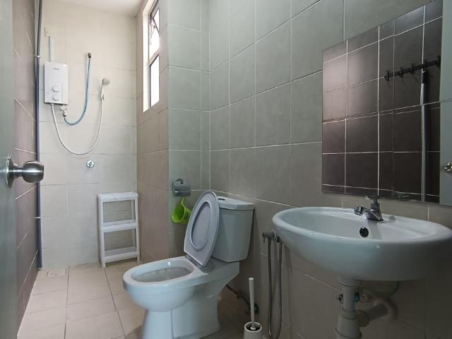 Room for rent in Petaling, Damansara Damai
