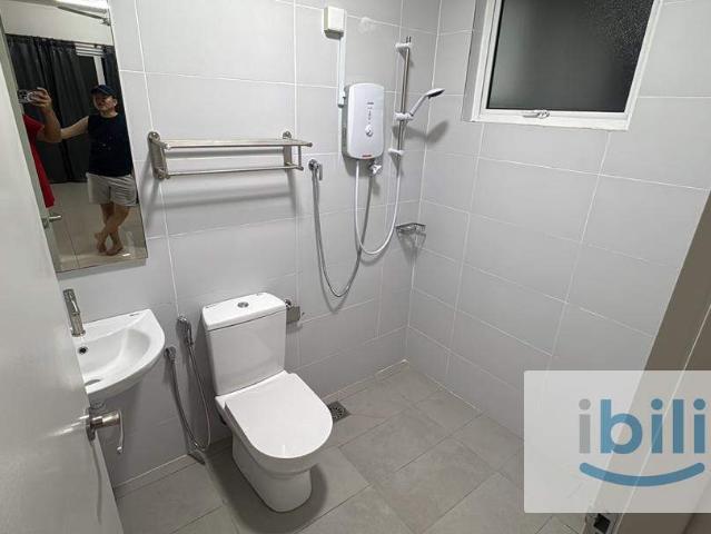 Room for rent in Petaling, Alam Impian