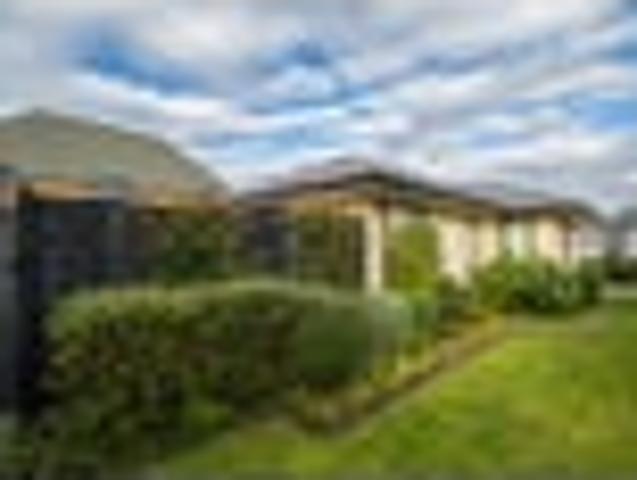 Apartment for sale in Chaslands, Canterbury