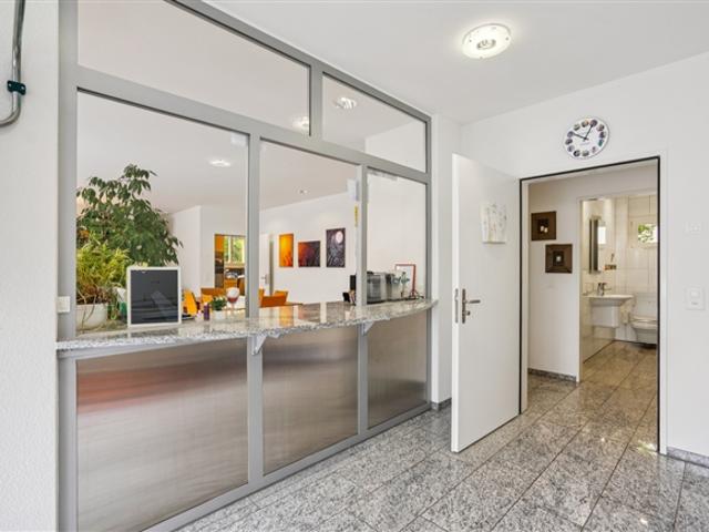 Büro kaufen in Einigen, Zürich