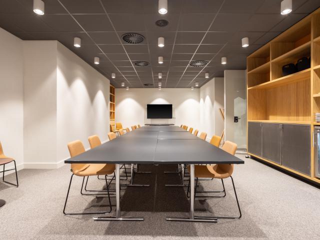 Office for rent in Malaka