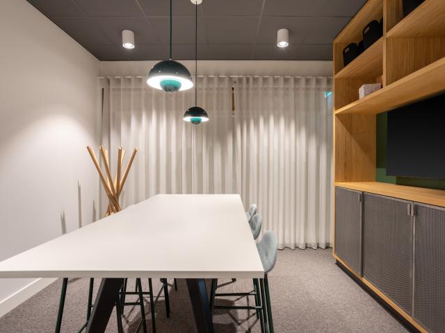 Office for rent in Malaka