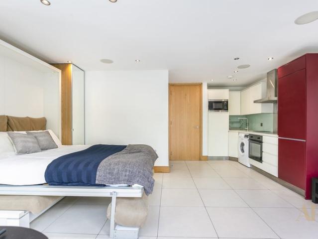 Studio for rent in Chalk Farm, Greater London