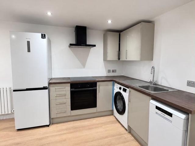 Studio for rent in Pachesham Park, Surrey