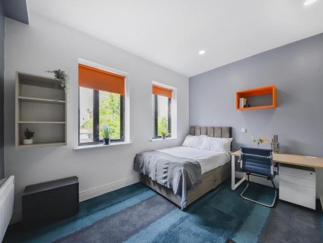 Studio for rent in Stirchley, West Midlands