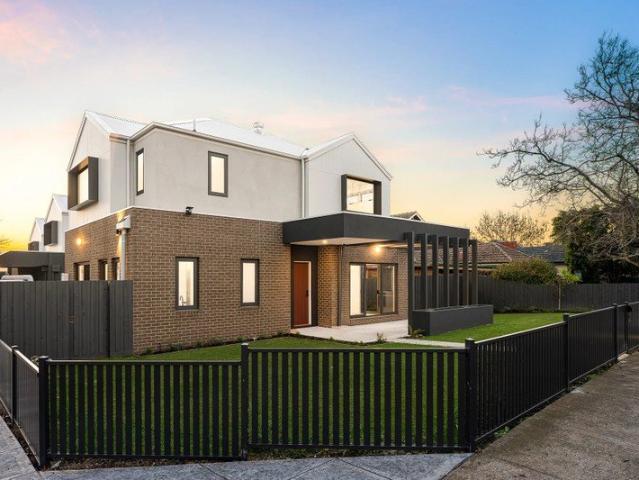 Townhouse for rent in Bentleigh East, Melbourne