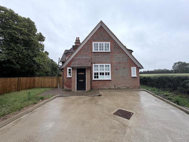 House for rent in Five Acres, Hertfordshire