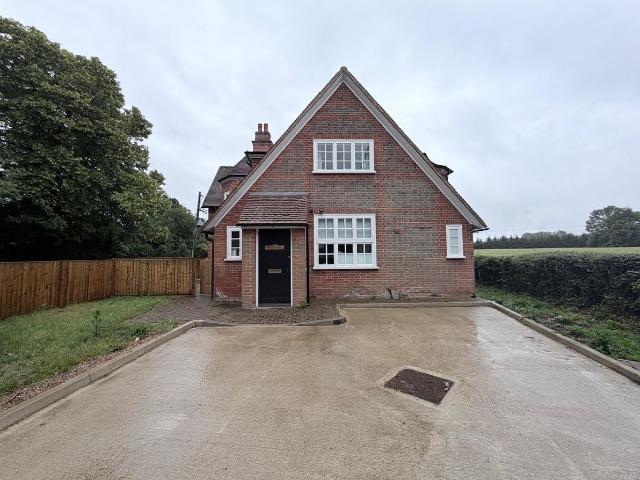 House for rent in Five Acres, Hertfordshire