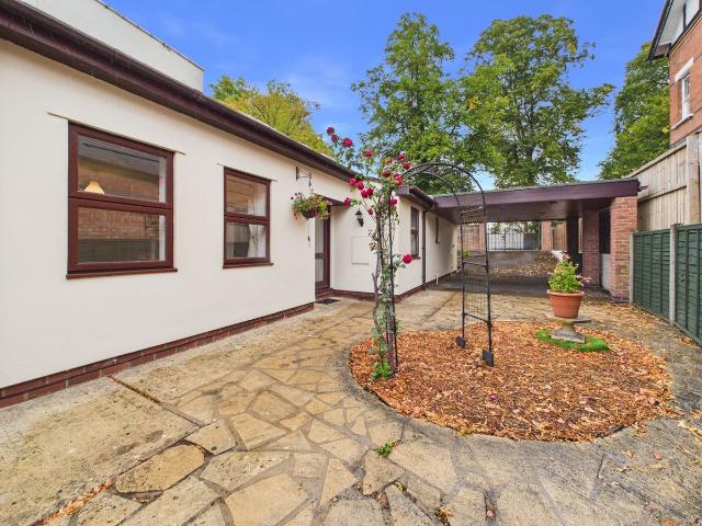 House for rent in Ewens Farm, Golden Valley