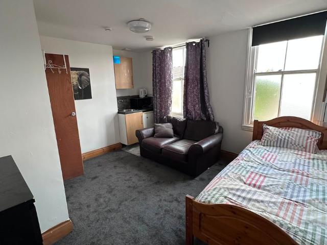 Room for rent in The Flatts, Darlaston