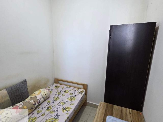 Room for rent in Mukim 13, Georgetown