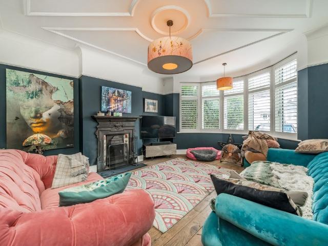 House for rent in Brondesbury, Greater London