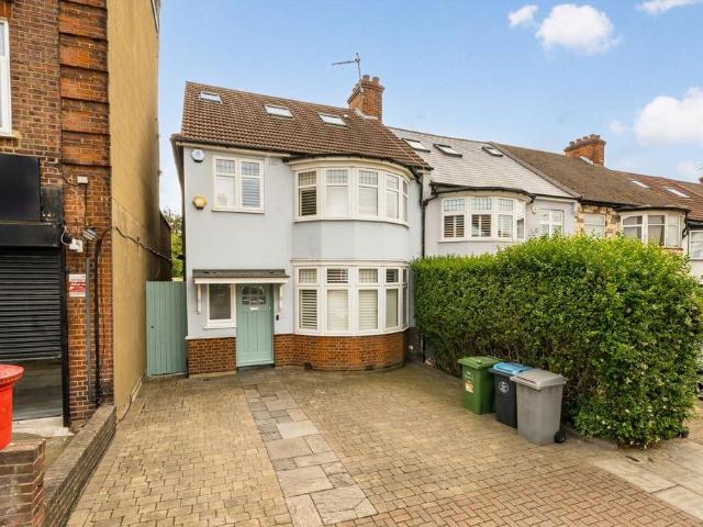 House for rent in Brondesbury, Greater London