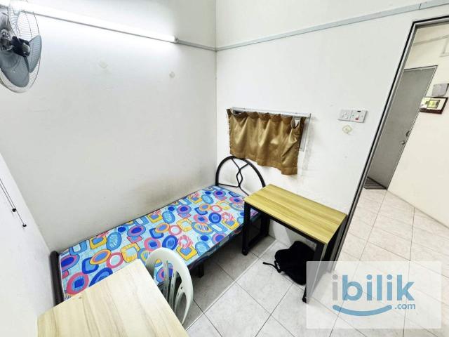Room for rent in Petaling, Alam Impian