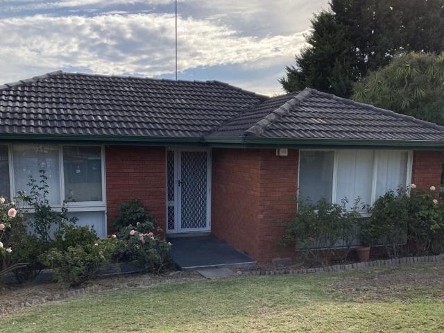 House for rent in Endeavour Hills, Melbourne